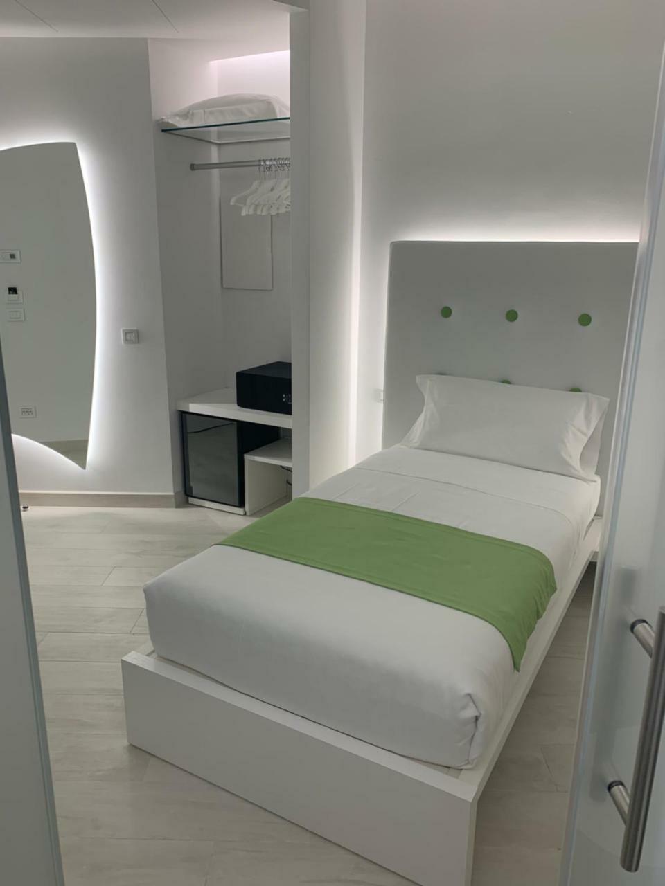 Ahd Rooms Милано Екстериор снимка